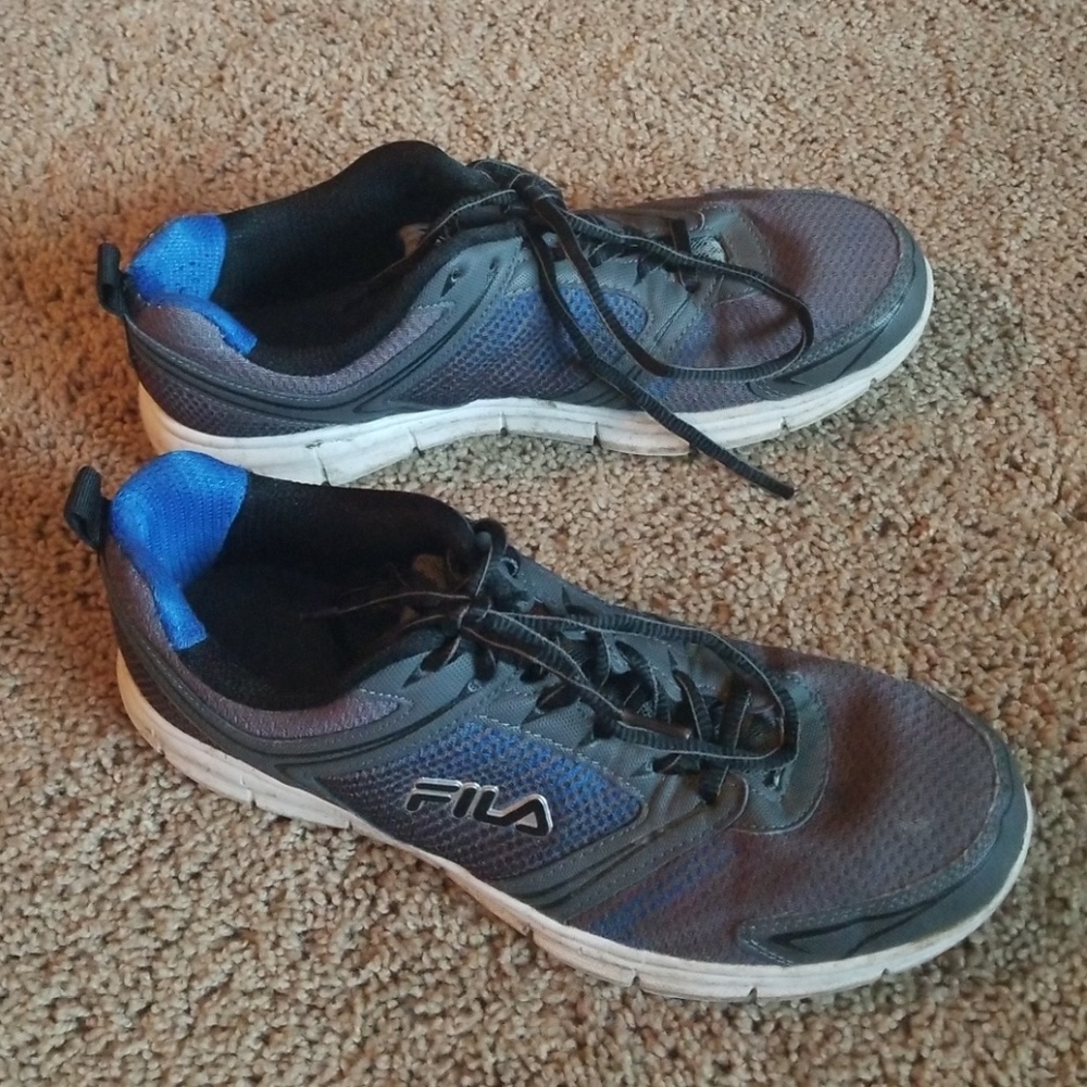 Men's  Fila tennis shoes